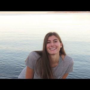 Meet your Posher, Selena